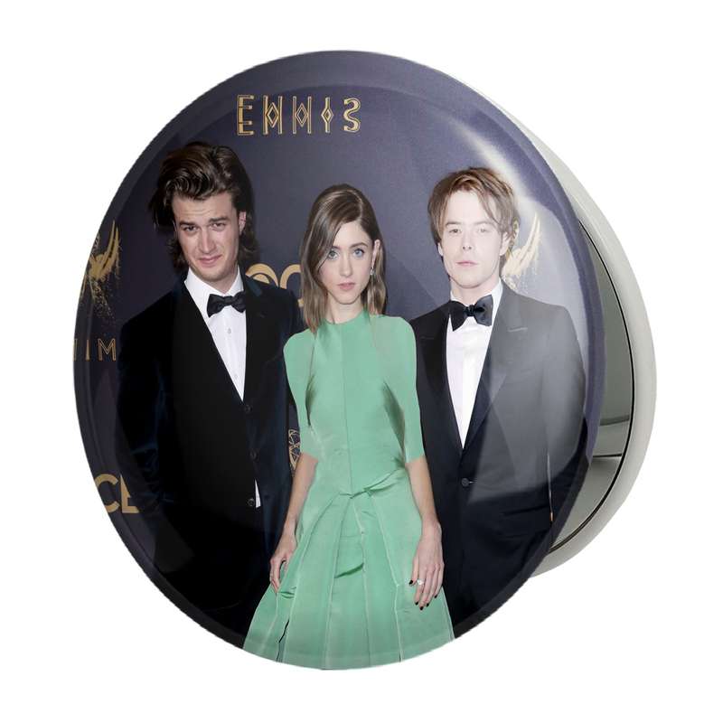 آینه جیبی خندالو طرح سریال استرنجر تینگز Stranger Things مدل تاشو کد 19334 آینه جیبی خندالو طرح سریال استرنجر تینگز Stranger Things مدل تاشو کد 19334