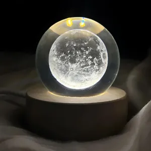 چراغ خواب مدل گوی کریستال 3D طرح ماه 