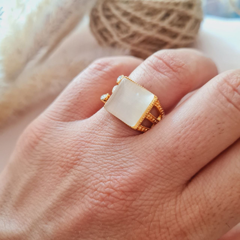 انگشتر زنانه مدل مربع سه خط نگینی کد kr