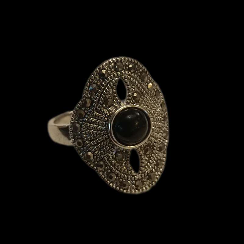 انگشتر زنانه مدل کلاسیک نگین دار