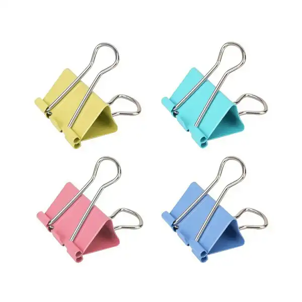 گیره کاغذ دلی مدل 8555A کد 4 بسته 40 عددی