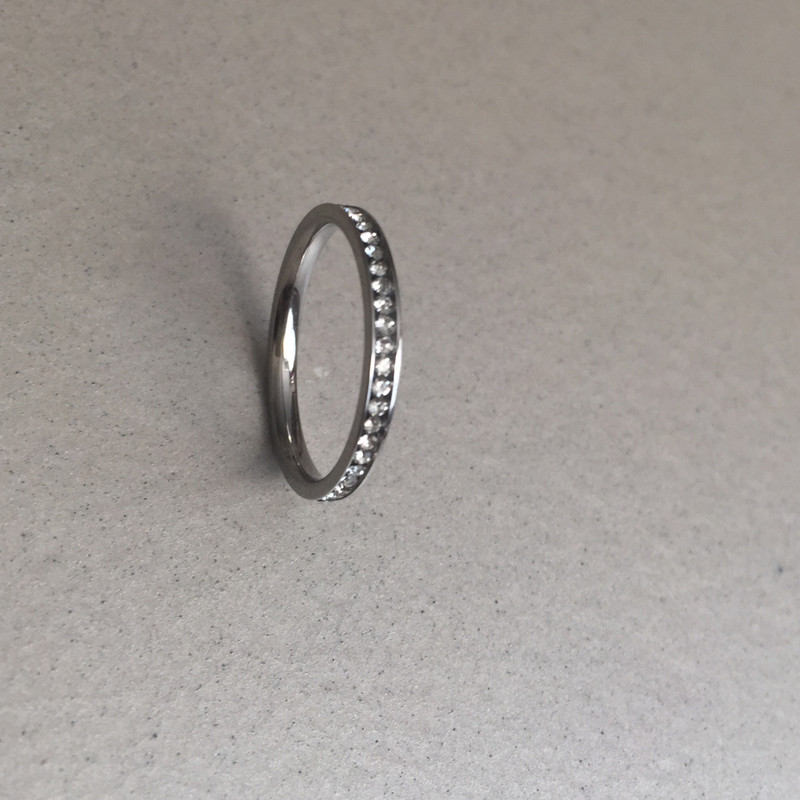 انگشتر زنانه مدل حلقه ای