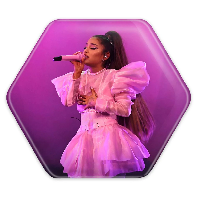 پیکسل خندالو طرح آریانا گرانده Ariana Grande مدل شش ضلعی کد 19061