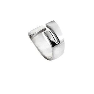 انگشتر نقره زنانه مدل پرهون R0002