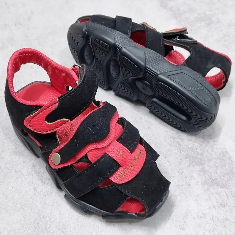 صندل پسرانه مدل helmers