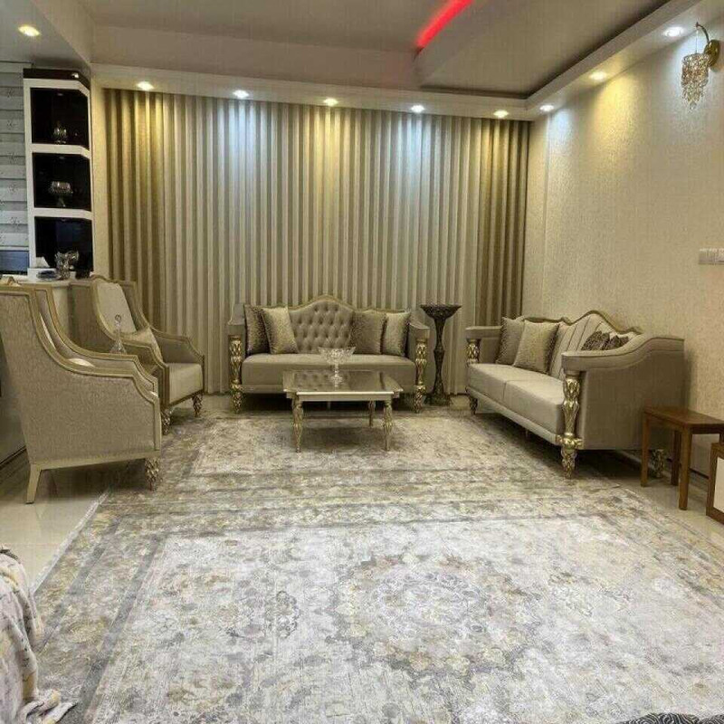 فرش ماشینی 1200 شانه زمینه کرم حاشیه سیلور مدل طرح نگین فرش ماشینی 1200 شانه زمینه کرم حاشیه سیلور مدل طرح نگین