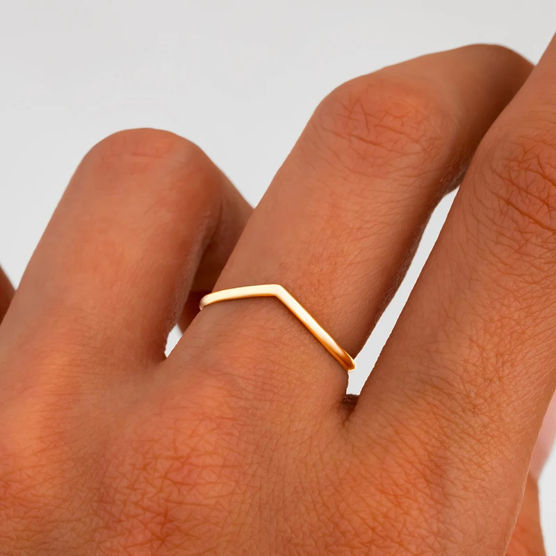 عکس شماره 3 : انگشتر طلا 18 عیار زنانه ماوی گالری مدل تاج ساده سایز 54