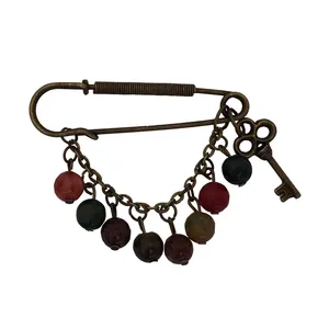 سنجاق سینه طرح کلید مدل 500