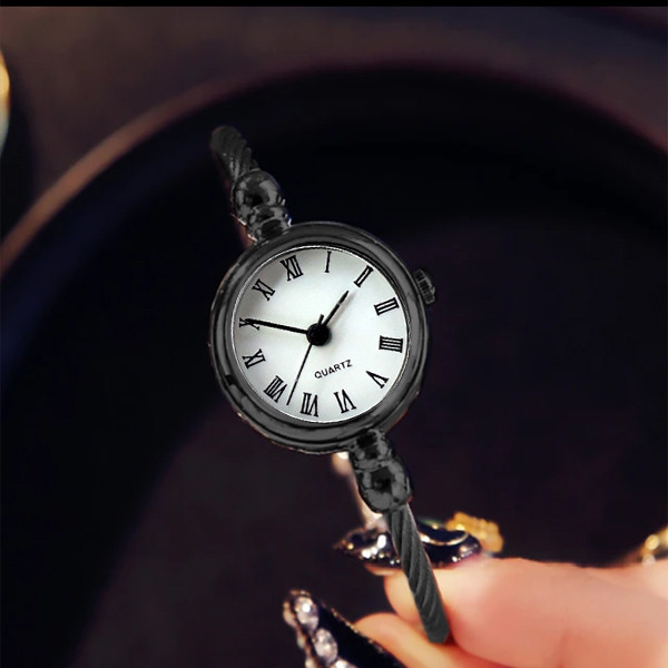 ساعت مچی عقربه ای زنانه مدل کویین کد MAF-B-UN1 ساعت مچی عقربه ای زنانه مدل کویین کد MAF-B-UN1