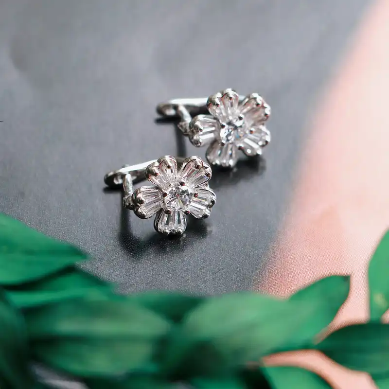 گوشواره نقره زنانه جی تی ای مدل جی نایس 30