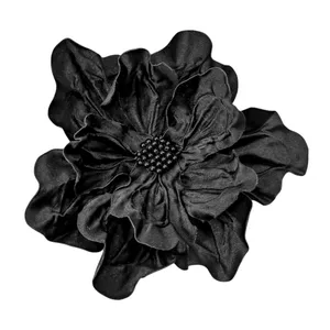 گل سینه زنانه مدل گل نسترن پارچه ای 001