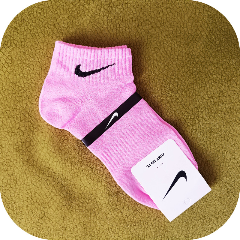جوراب ورزشی ساق کوتاه زنانه مدل Dri-FIT
