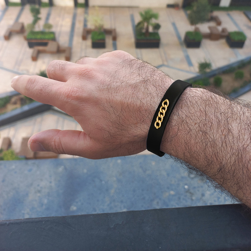 دستبند چرم و طلا 18 عیار مردانه مانچو مدل bfg242