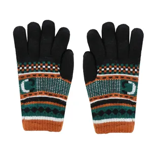 دستکش بافتنی زنانه مدل CG رنگ مشکی