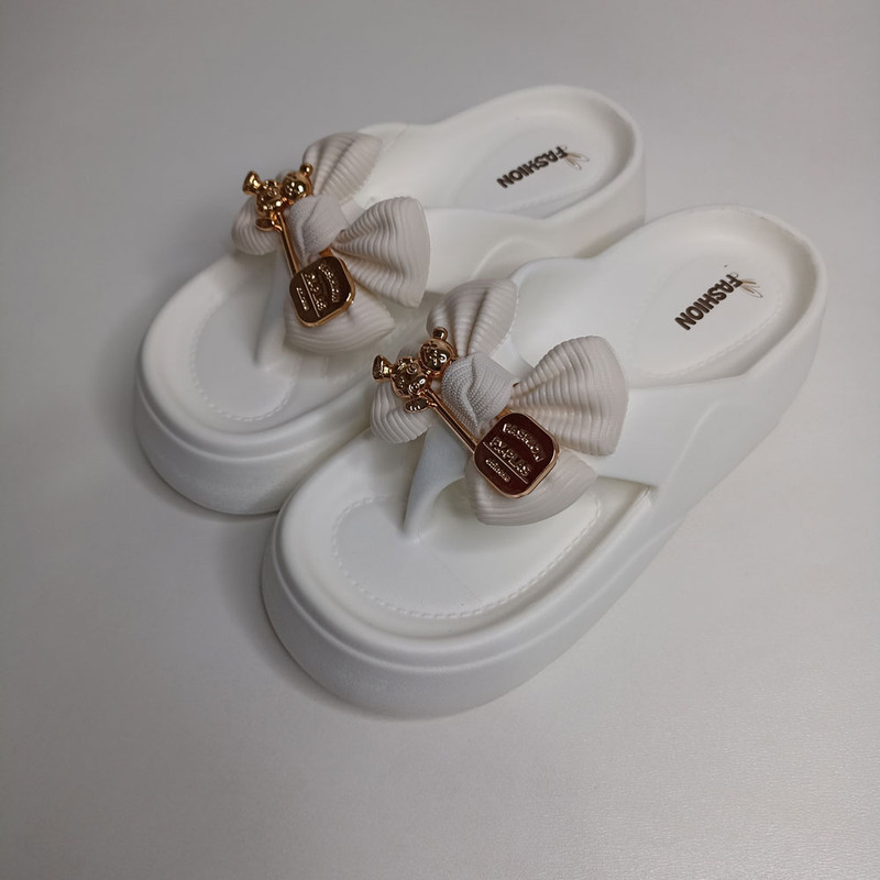 دمپایی لاانگشتی زنانه پاپا کد 1636-WH