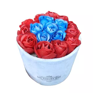 جعبه گل مصنوعی مدل گل رز پارچه ای طرح سال کد 19