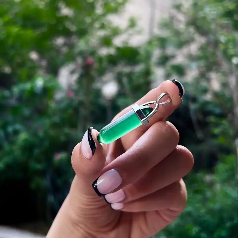 آویز گردنبند مدل منشوری