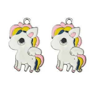 آویز گردنبند مدل اسب بالدار مهربان کد AG355 بسته دو عددی