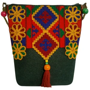 کیف رو دوشی سوزن دوزی مدل گلابتون k01