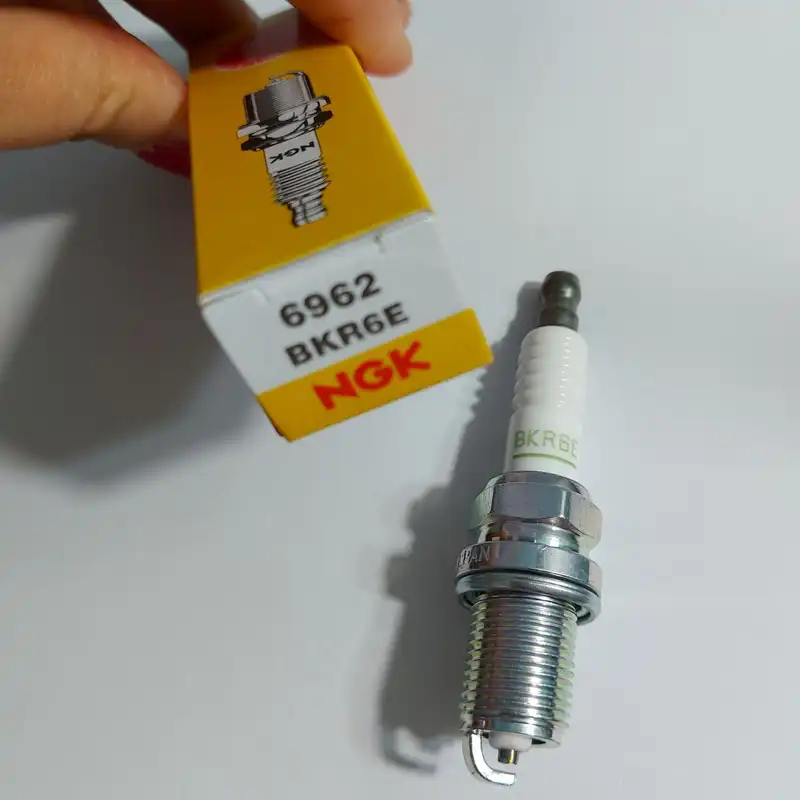 شمع خودرو ان جی کی مدل 6962 بسته 4 عددی