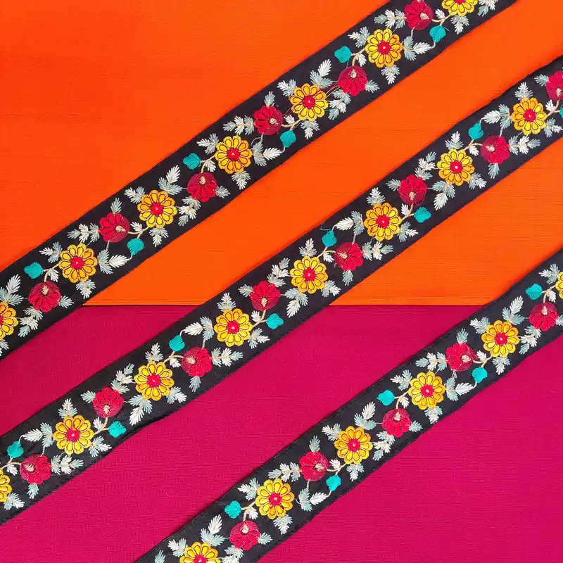 نوار یراق مدل گلدوزی هندی D طول 1 متر