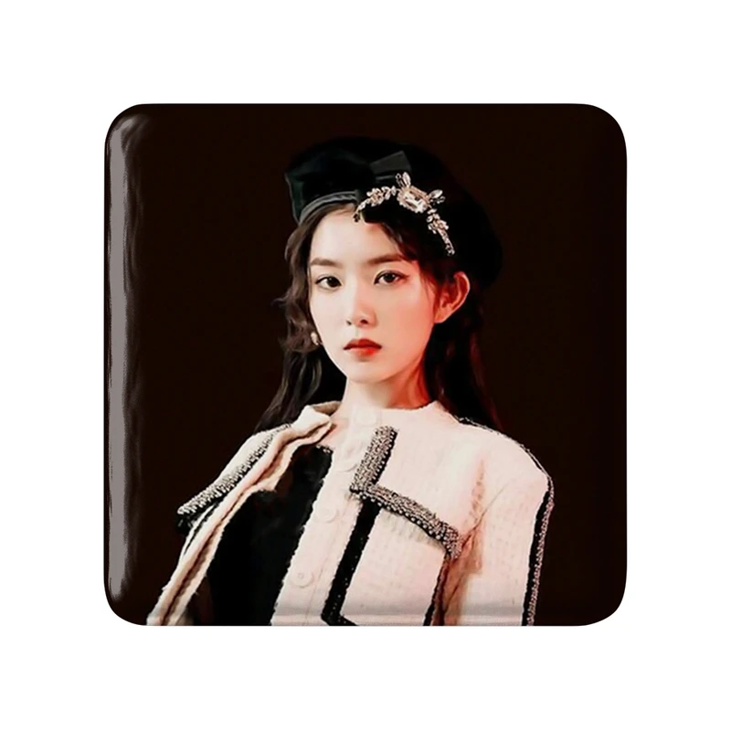 مگنت خندالو طرح آیرین گروه رد ولوت Red Velvet  مدل مربعی کد 19655