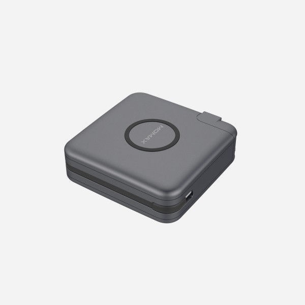 شارژر همراه مومکس مدل IP93MFI ظرفیت 6700 میلی آمپر ساعت 