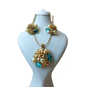 نیم ست زنانه کلیو مدل گل برجسته