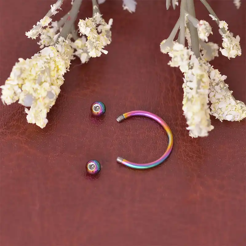 پیرسینگ لب زنانه کد hach-02