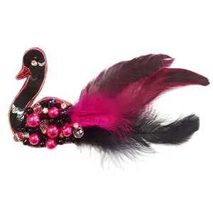 سنجاق سینه مدل قو کد G324