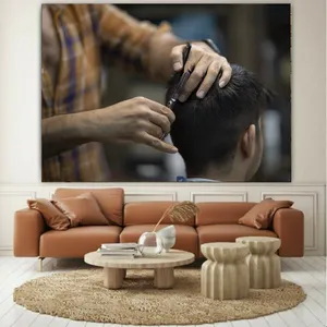 تابلو بوم طرح مخمل پیرایش مردانه مدل دستان هنرمند کد GR1284