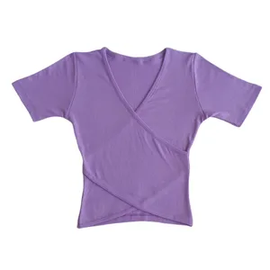 کراپ‌تاپ آستین کوتاه زنانه مدل کبریتی رنگ یاسی