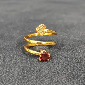  انگشتر طلا 18 عیار زنانه قیراط مدل GH187