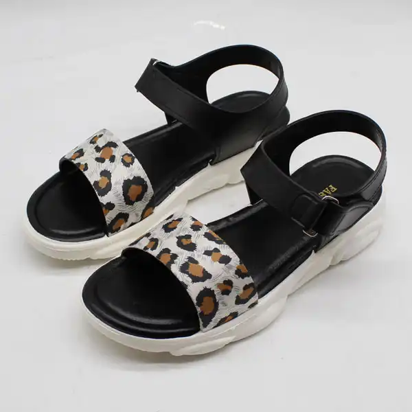 صندل زنانه پاپا مدل ملودی پلنگی کد 1388-LCR