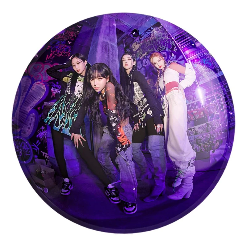 پیکسل خندالو طرح گروه آسپا Aespa کد 19752 مدل بزرگ