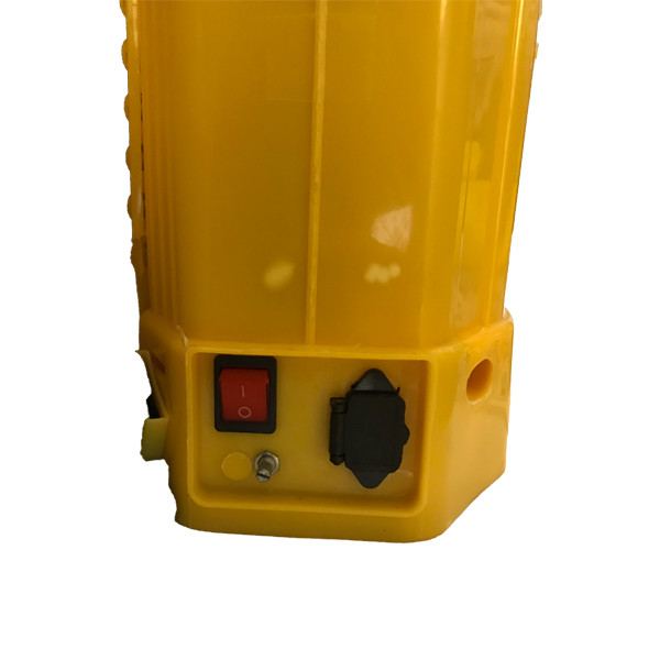 سمپاش شارژی فارمر مدل FR-20L حجم ۲۰ لیتر