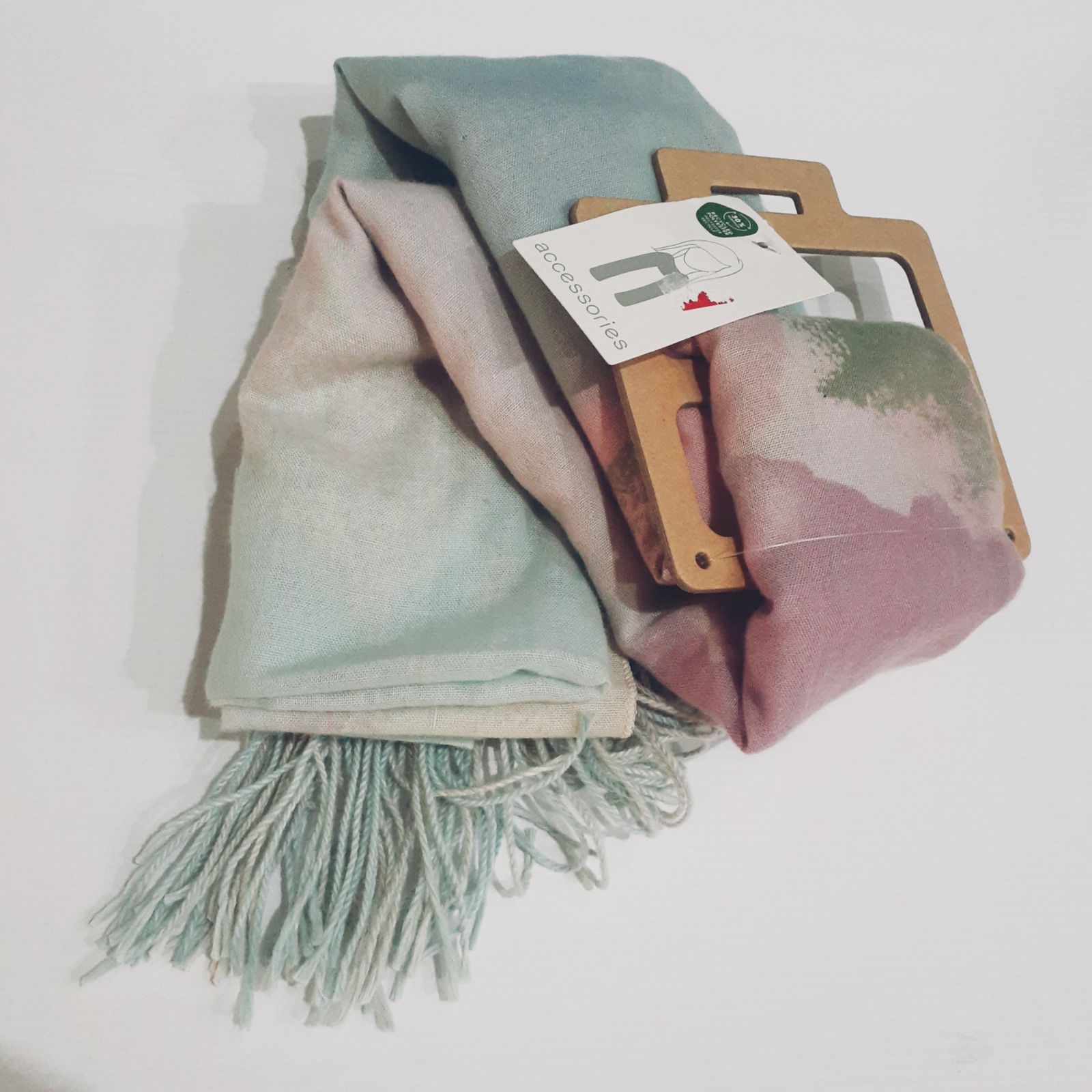 شال زنانه اکسسورایز مدل B777 -  - 4