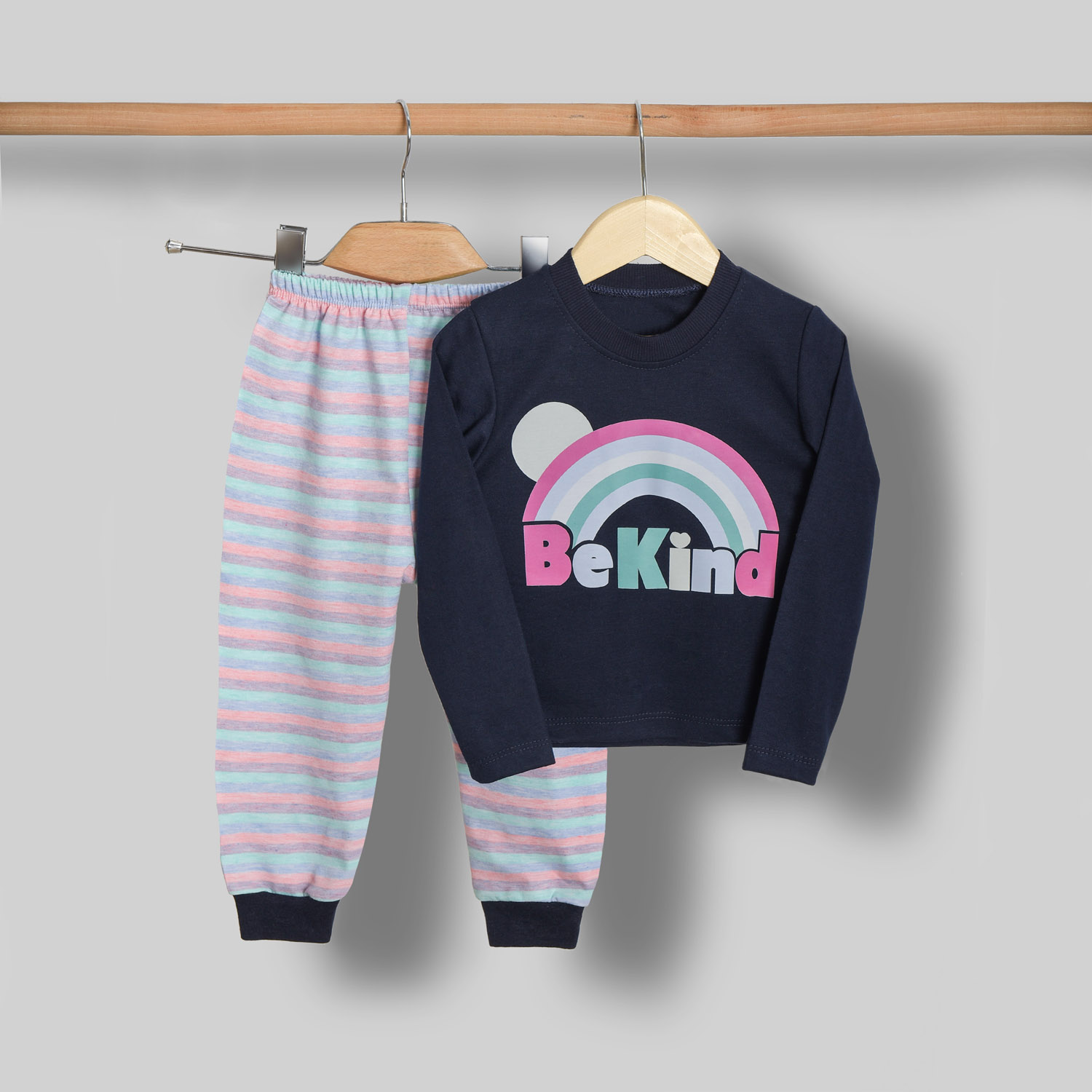 ست تی شرت آستین بلند و شلوار بچگانه سپیدپوش مدل Bekind کد 1402711 -  - 3