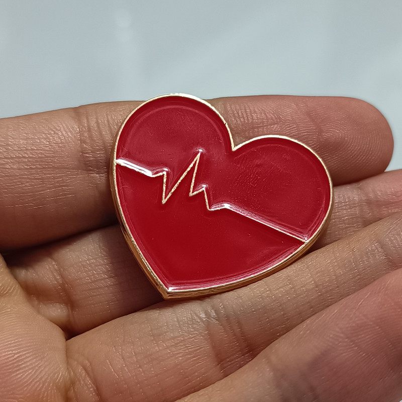 سنجاق سینه مدل قلب سنجاق سینه مدل قلب