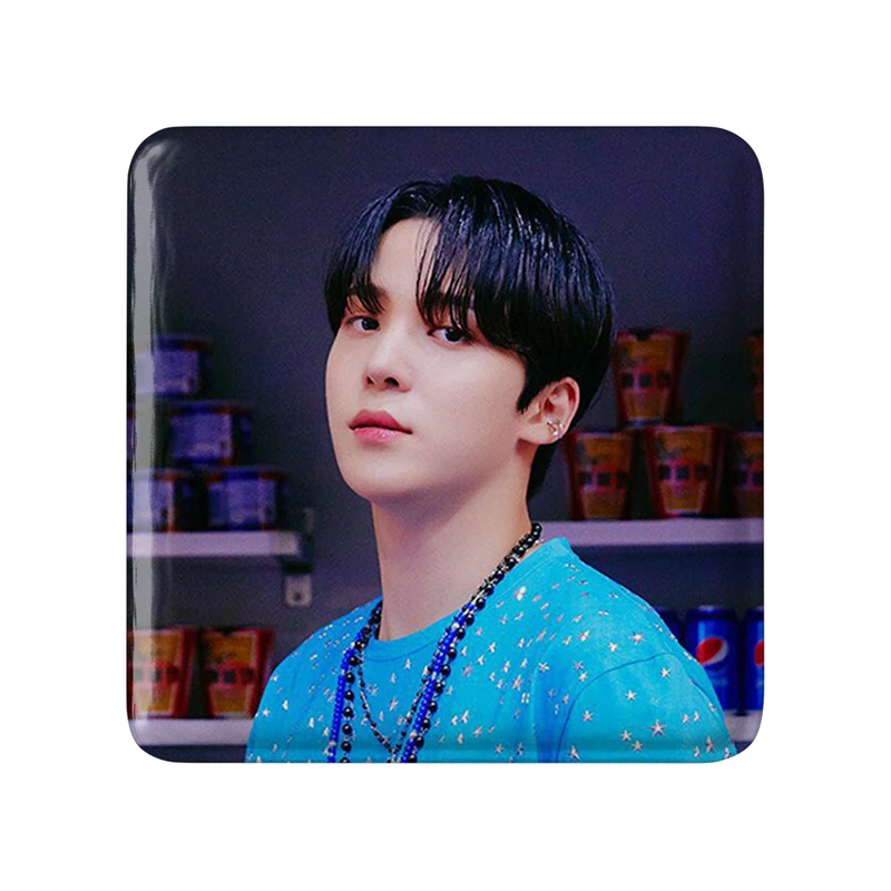 مگنت خندالو طرح یونهو گروه ایتیز ATEEZ  مدل مربعی کد 21219