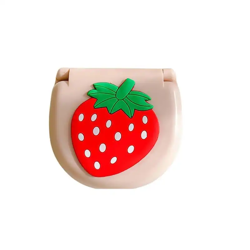 جعبه ابزار خیاطی مدل مسافرتی طرح توت فرنگی مجموعه 20 عددی