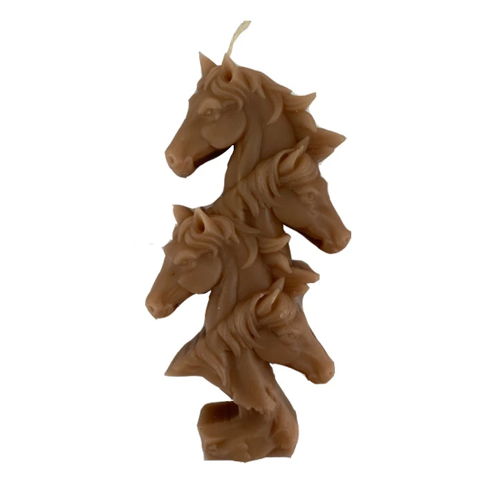 شمع دست‌ساز بدون‌بو مدل کتیبه اسب زمان اتمام 5 ساعت