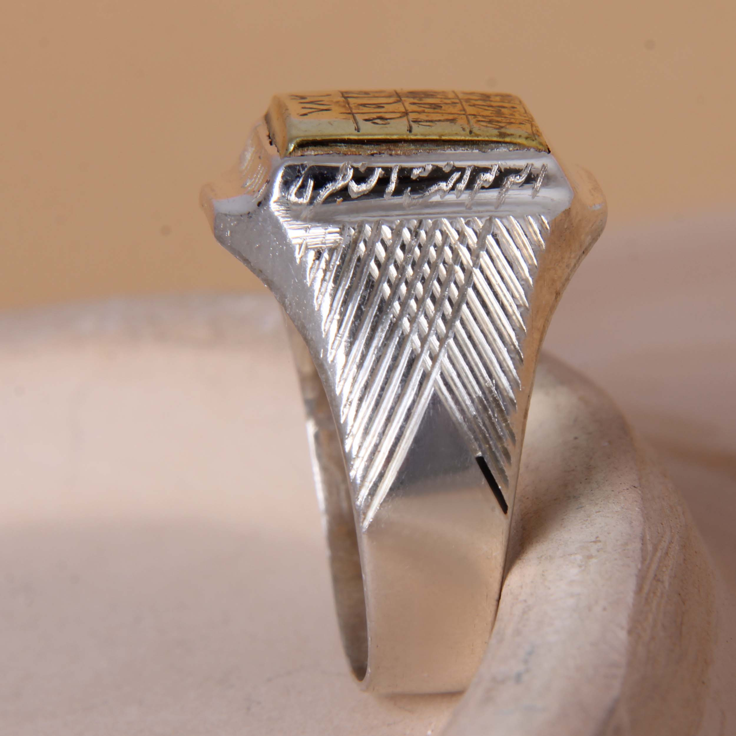 انگشتر نقره مردانه مدل حرز کد AM_2246 انگشتر نقره مردانه مدل حرز کد AM_2246