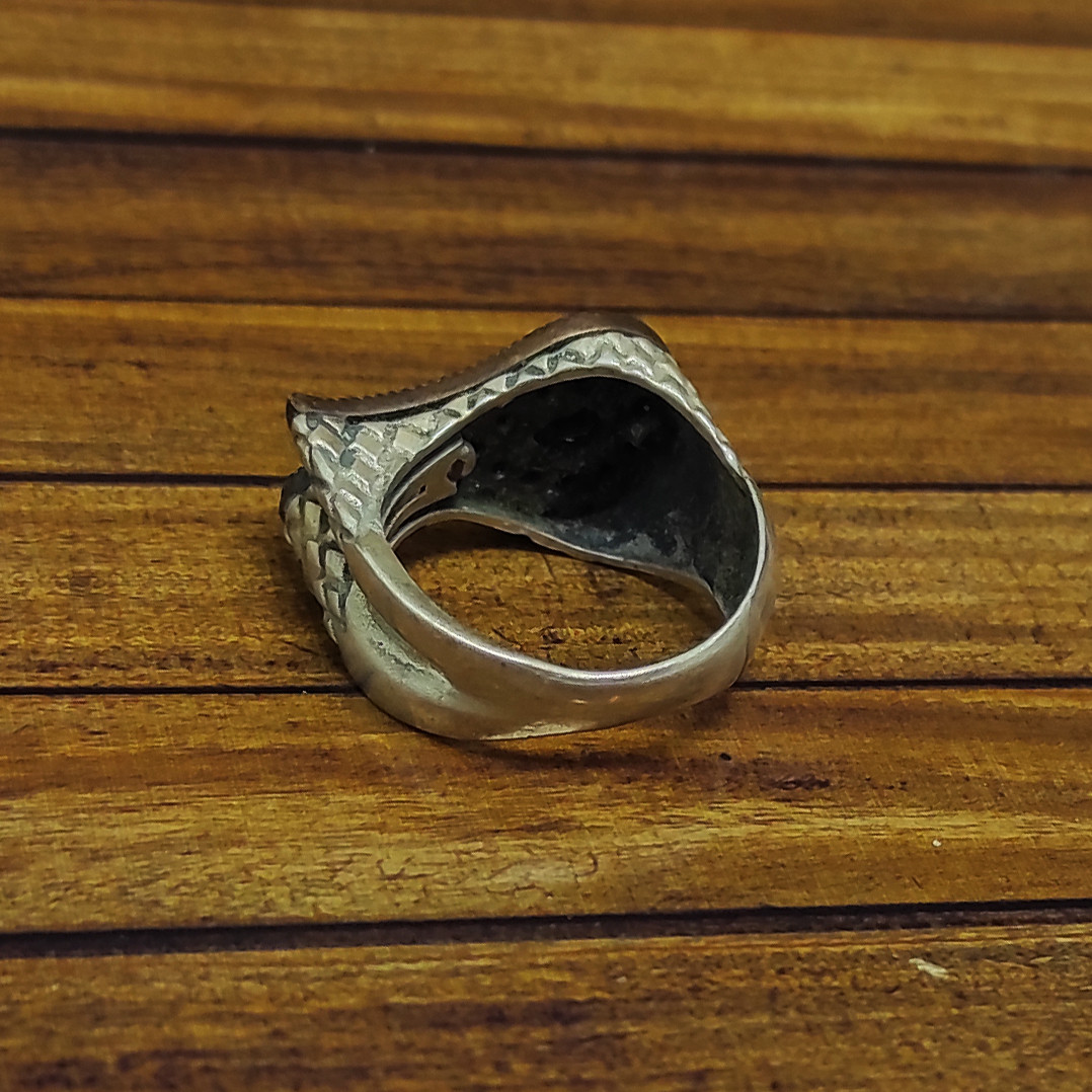 انگشتر نقره زنانه سلین کالا مدل زمرد طبیعی کد Mps-11 انگشتر نقره زنانه سلین کالا مدل زمرد طبیعی کد Mps-11