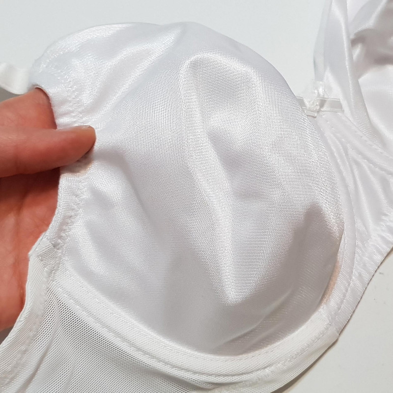 سوتین زنانه برتا مدل ساتن فنردار کد 5117-555-W رنگ سفید