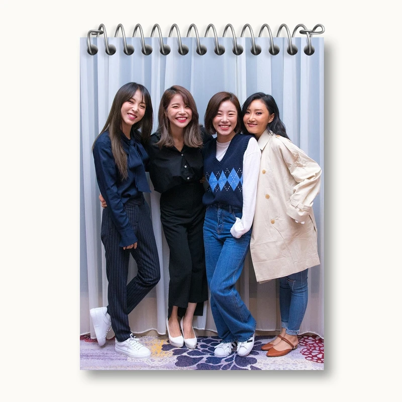 دفتر یادداشت 50 برگ خندالو مدل گروه مامامو Mamamoo کد 19452
