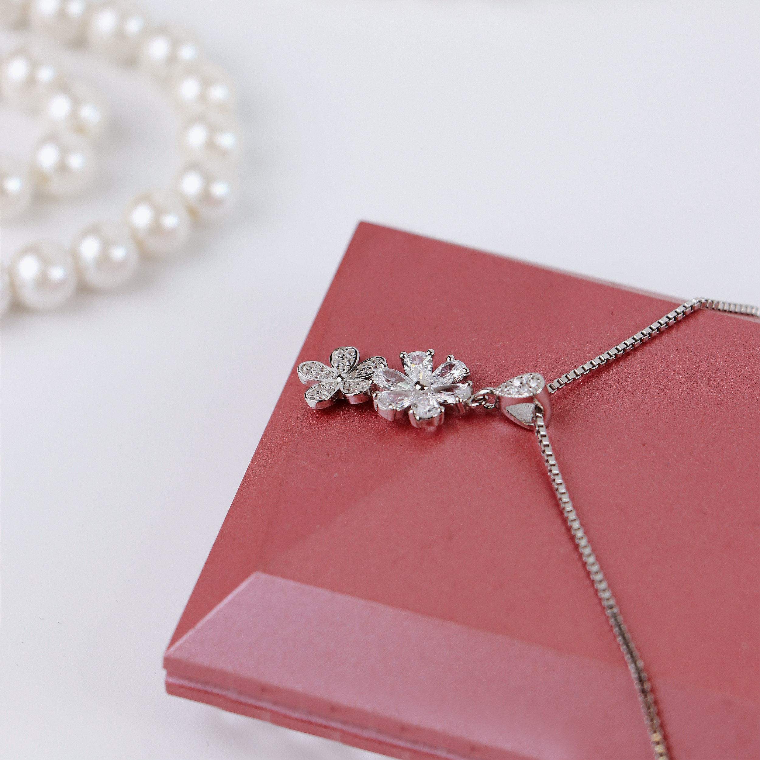 آویز گردنبند نقره زنانه جی تی ای مدل جی نایس 67 آویز گردنبند نقره زنانه جی تی ای مدل جی نایس 67