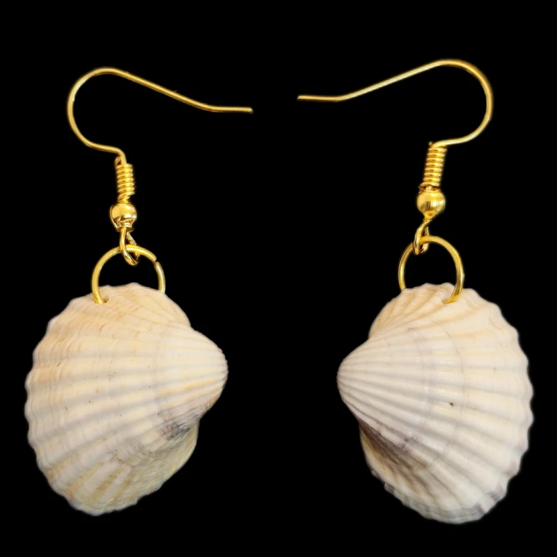 گوشواره آویز زنانه مدل صدفی عروسکی