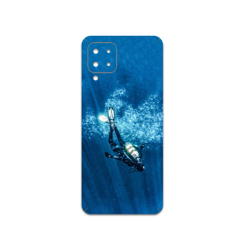 برچسب پوششی ماهوت مدل Scuba-Diving مناسب برای گوشی موبایل سامسونگ Galaxy M22
