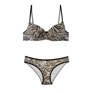 ست شورت و سوتین زنانه تی بی ان مدل ببری 1993